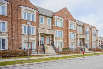 Condo Townhouse for rent in Aurora. 3 bed, 2 bath, garage. Water included Very convenient and safe l...