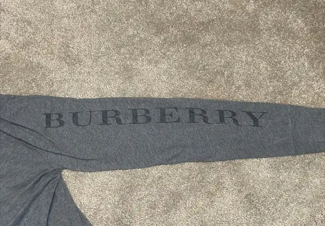 Burberry men’s long sleeve shirt sz XL in Men's in Mississauga / Peel Region - Image 3