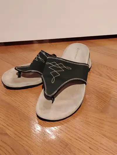 Women's Rockport Leather Slides. Size 7.5, View more