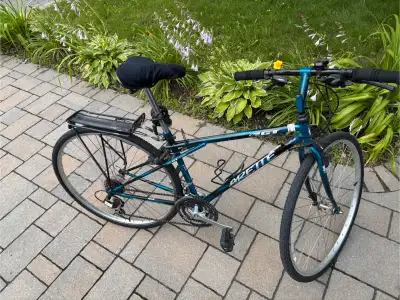Vélo hybride/ Hybrid bike, View more