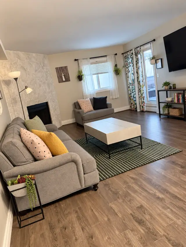 FURNISHED OLIVER CONDO