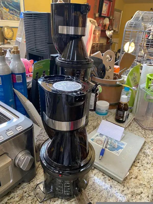 Kuvings CS600 Whole Slow Juicer in Processors, Blenders & Juicers in West Island - Image 9