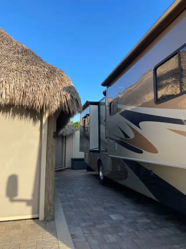 2006 Monaco Kinght PDQ Motorise in RVs & Motorhomes in Sherbrooke - Image 15