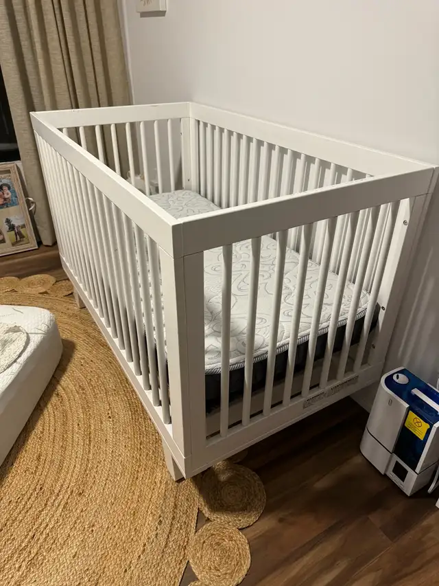 Lit de bébé blanc in Cribs in Gatineau - Image 3