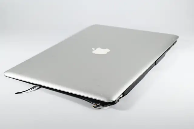 MacBook Pro 15 A1286 Mid 2012 Full LCD Screen Display Assembly in Laptop Accessories in City of Toronto - Image 5