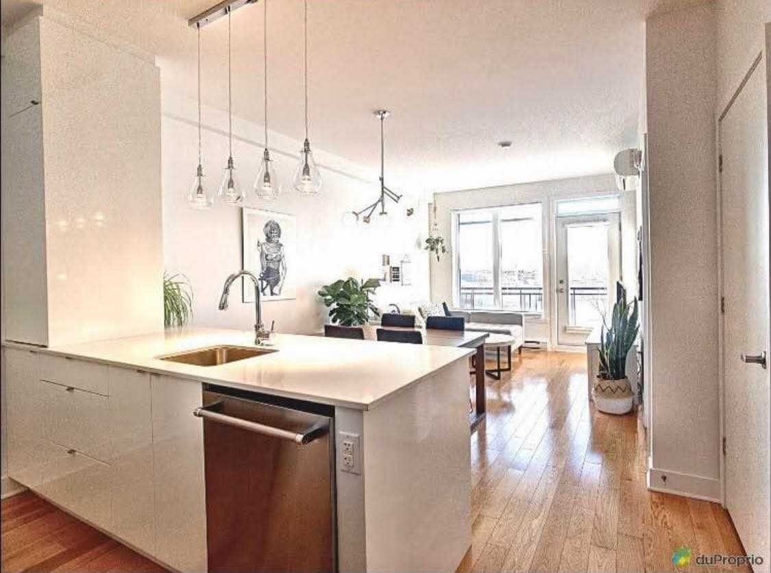 2335 Av. Bennett — photo 1