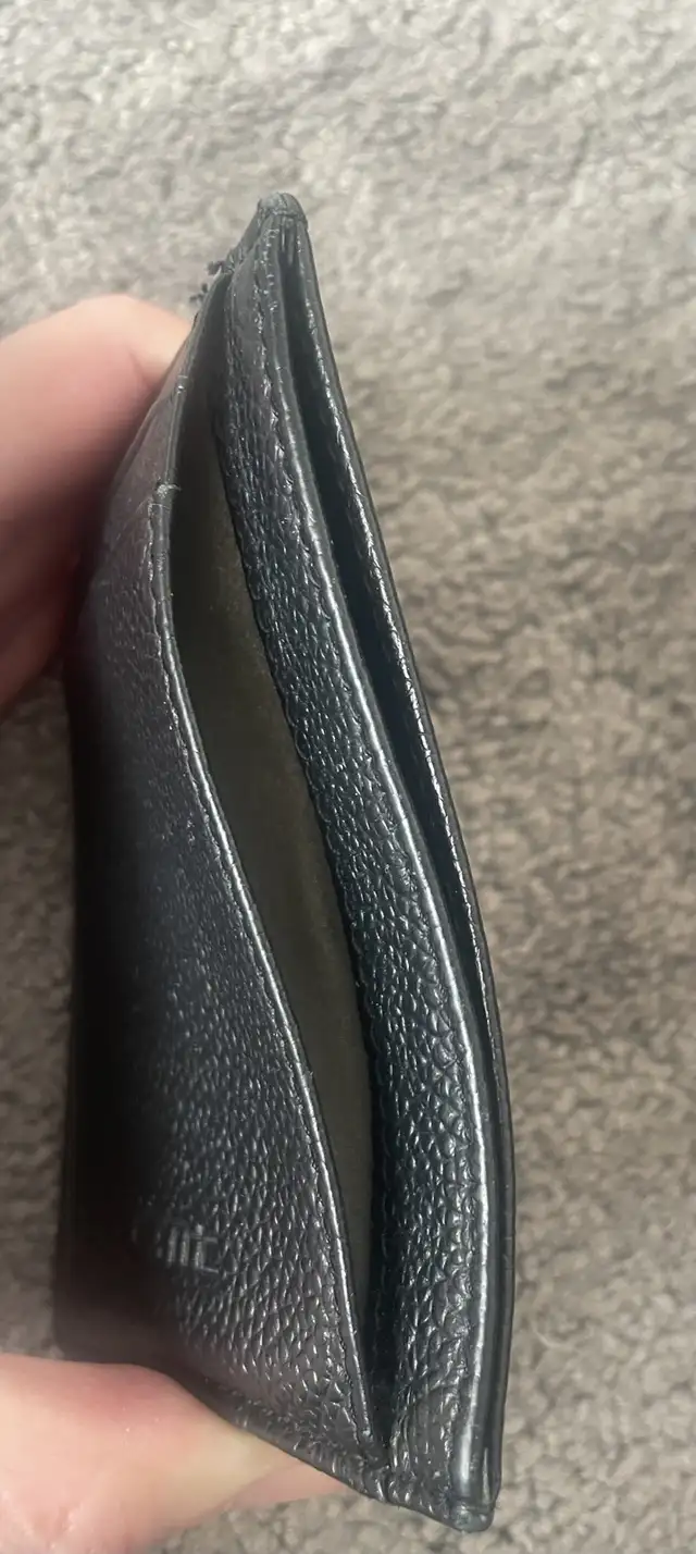 OMT Men’s wallet in Men's in Calgary - Image 4
