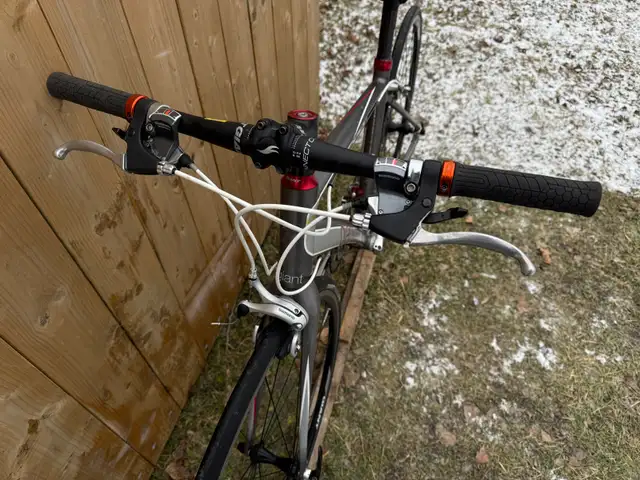 Road bike Giant Dash In Excellent Shape in Road in St. Catharines - Image 6