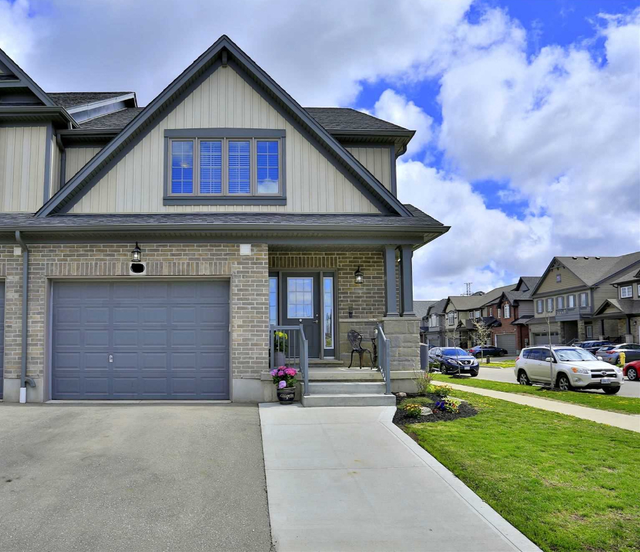 Beautiful 3-Bedroom Corner Townhouse for Rent in Waterloo