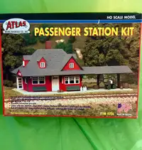 HO Model Railroad Passenger Station