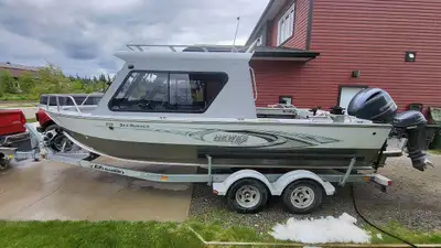 2017 Hewescraft 210 Searunner. 200hp Yamaha (285 hours) with 9.9hp Yamaha Kicker. Galvanized Tandem...