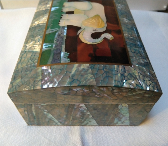 Jewelry box inlay mother of pearl and abalone in Jewellery & Watches in Oakville / Halton Region - Image 3