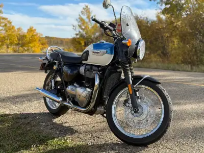 Second owner. This bike has been extremely well maintained, never abused, and never dropped. It has...