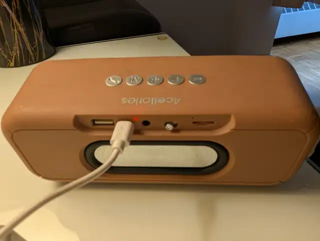 Bluetooth Speaker FM Radio535274774406123522
