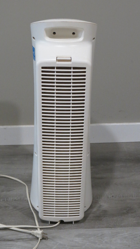 Honeywell Air Purifier in Heaters, Humidifiers & Dehumidifiers in Belleville - Image 2