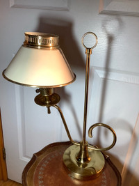Vtg Brass Tri-Light Table Lamp with a Beige Tole Shade 