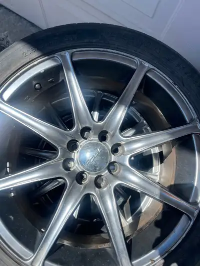 Selling a complete set of 4 Fast mags with mounted tires. They are highly versatile universal 4-lug...