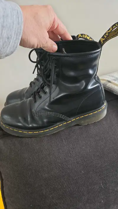 Doc Martens Mens size 9, View more