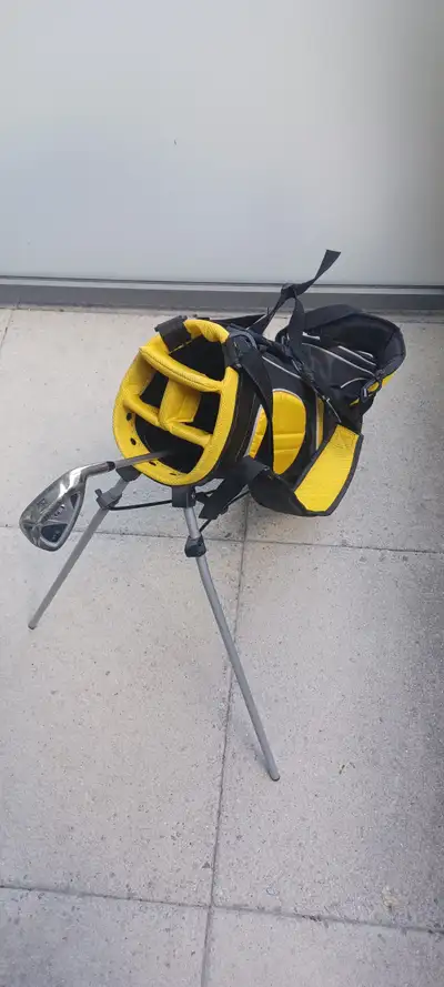 Kids Nike Golf Bag with pitching wedge, View more