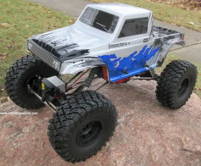 New RC Rock Crawler Monster Truck 1/10 scale Electric If you are into serious off-roading where no o...