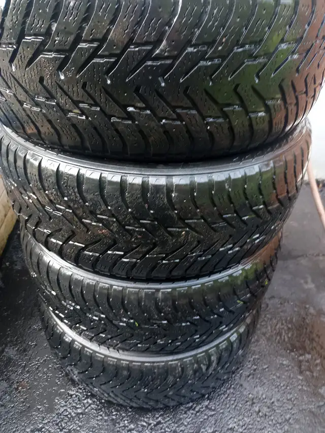 pneus d’hiver nokian  235/55R18 in Tires & Rims in Laval / North Shore - Image 3