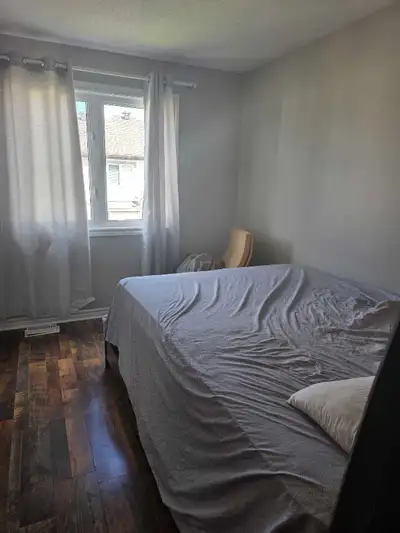 Room for Rent in Barrhaven /Cambrian area– All-Inclusive! Rooms only for girls What’s included: * Ac...