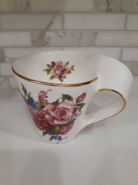 Rose design mug by TEAOPIA 