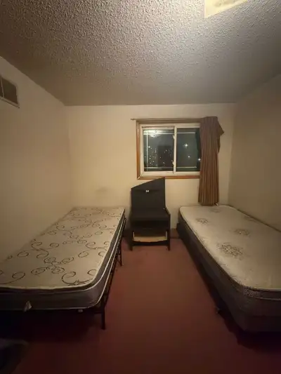 Furnished private and sharing rooms available in Mississauga near square one mall area private room...