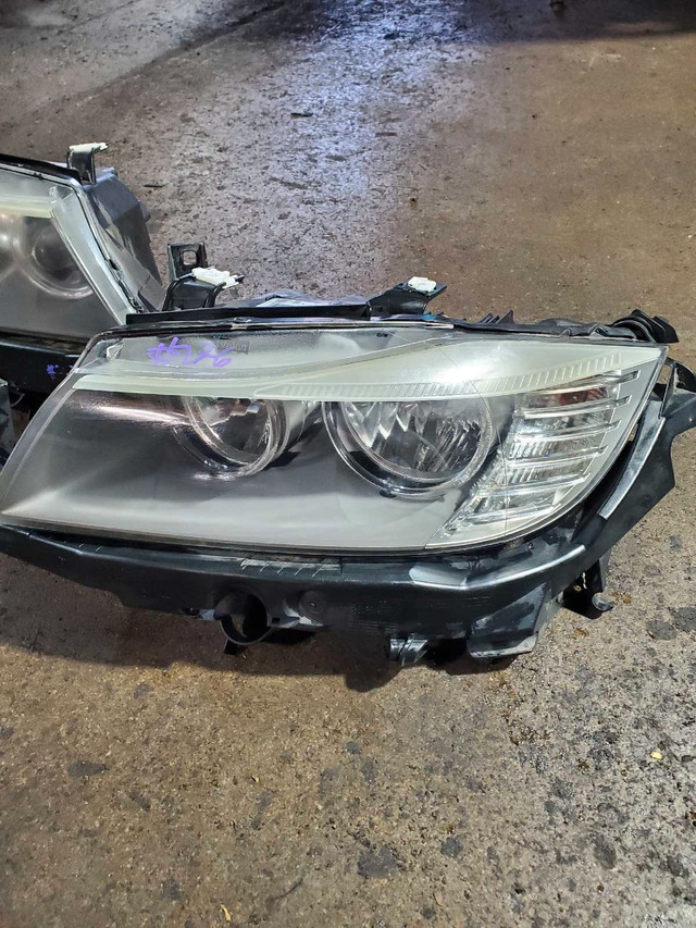 BMW E90 Halogen headlights 323i 2009 2010 2011 LCI  dans Pièces de carrosserie  à Région de Mississauga/Peel - Image 2