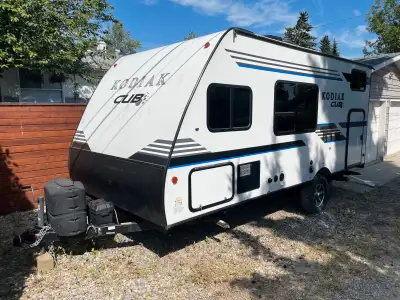 2018 Dutchmen Kodiak Cub 175BH Everything works, lightly used A small trailer with a great floor pla...