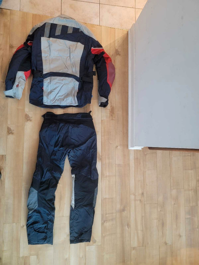 BMW MOTORRAD GS DRY SUIT in Other in City of Toronto - Image 2