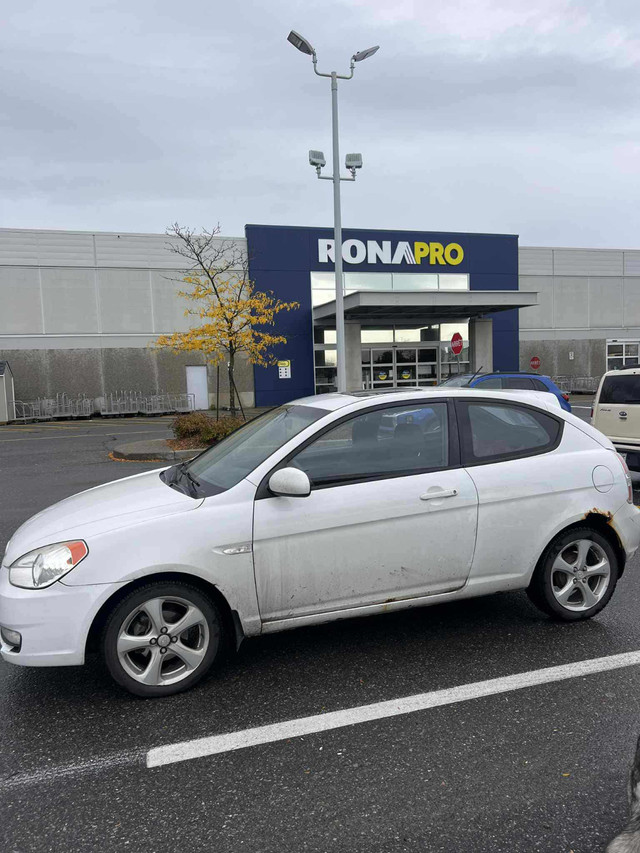 Hyundai Accent 2011 dans Autos et camions  à Longueuil/Rive Sud - Image 2