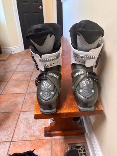 Ski boots, View more