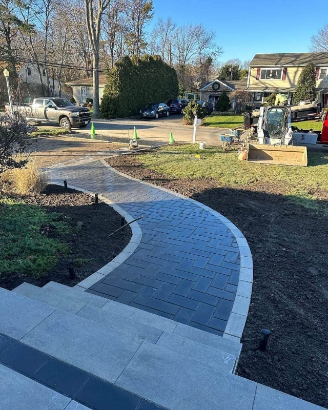 Armour stone, stone steps, retaining wall, interlock, sod Interlock, Paving & Driveways