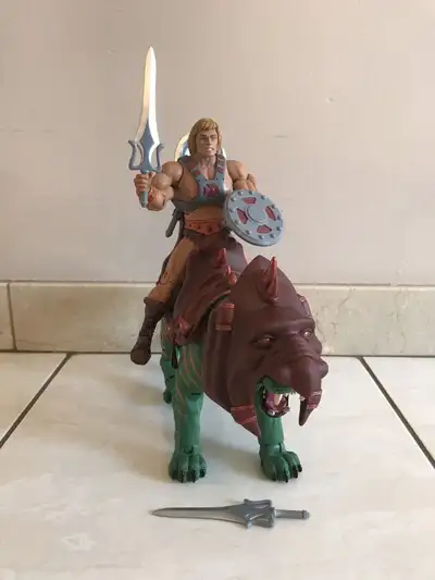 MASTERS OF THE UNIVERSE CLASSICS HE-MAN & BATTLE CAT FIGURES, View more