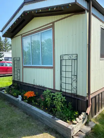 Complete Interior Renovation in 2021-2024 1978 Home is 14 x 68 3 Bedrooms (one bedroom has the washe...