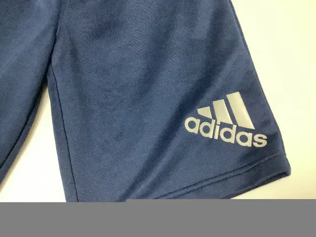 Short neuf adidas in Kids & Youth in Longueuil / South Shore - Image 4