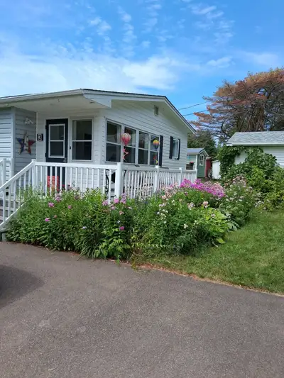 3 bedroom, 1 bath furnished house for rent from October 2026 to May 2027 in Boudreau-Ouest - 5 minut...