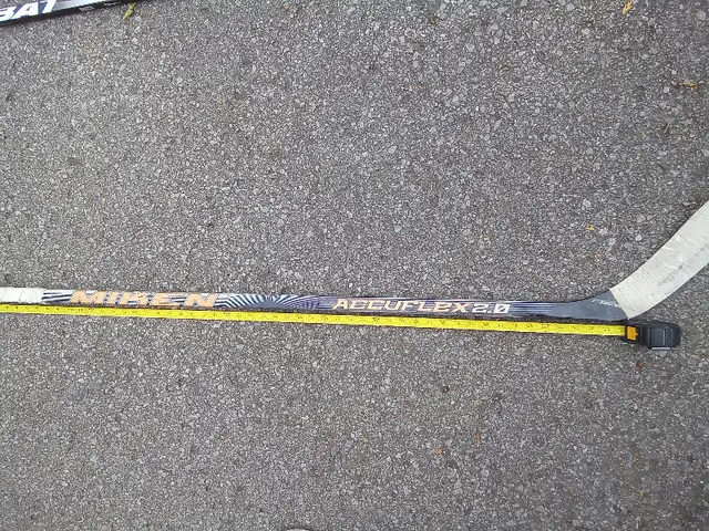 5 Great Left handed Hockey Sticks in Hockey in Ottawa - Image 5
