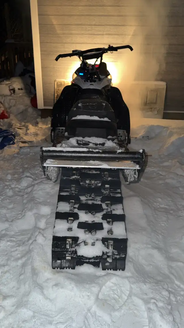 Ski-Doo 800 in Snowmobiles in Flin Flon - Image 4