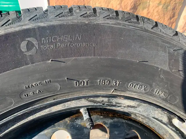 Like New Michelin Winter Tires on Rims in Tires & Rims in Oshawa / Durham Region - Image 3