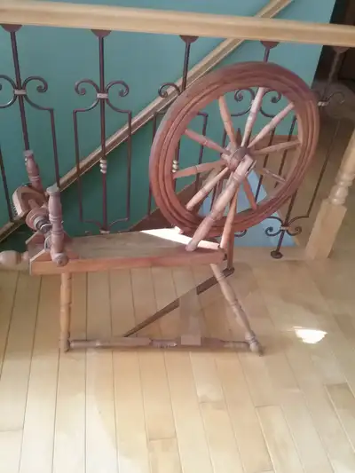 Rouet style antique, View more