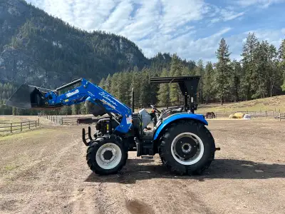 For sale: New Holland Workmaster 4 WD tractor. 3 cyl. Diesel turbo, 75 hp, loader with quick detacha...