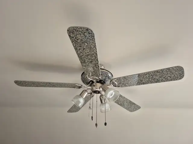 Ceiling fan in Indoor Lighting & Fans in Mississauga / Peel Region - Image 3