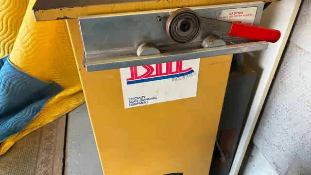 TSM INDUSTRIES 3 STATION SKATE SHARPENING MACHINE in Hockey in Winnipeg - Image 8