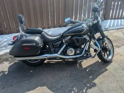 Great cruiser certified last year. Open roads are nice on this very clean Yamaha V star 950 EFI. Che...
