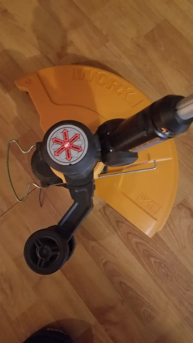 Coupe herbe in Lawnmowers & Leaf Blowers in City of Montréal - Image 4