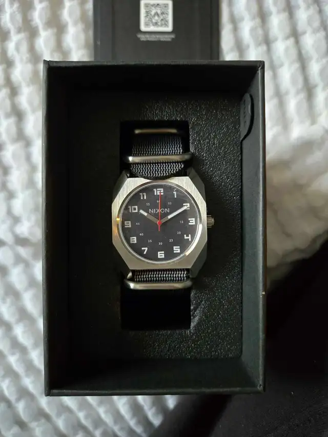 Nixon Scout – New in Box! $140 Retail