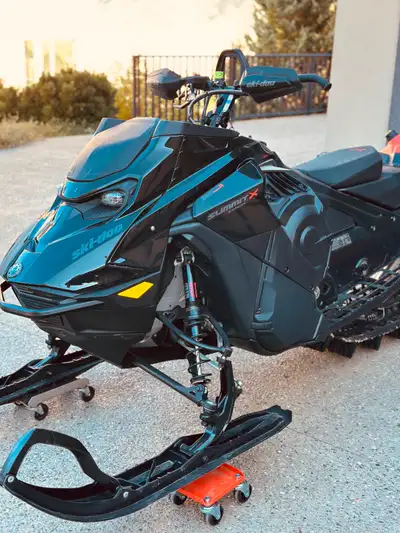 2024 summit expert turbo 154 munster finger throttle, otherwise stock beautiful machine, needs absol...