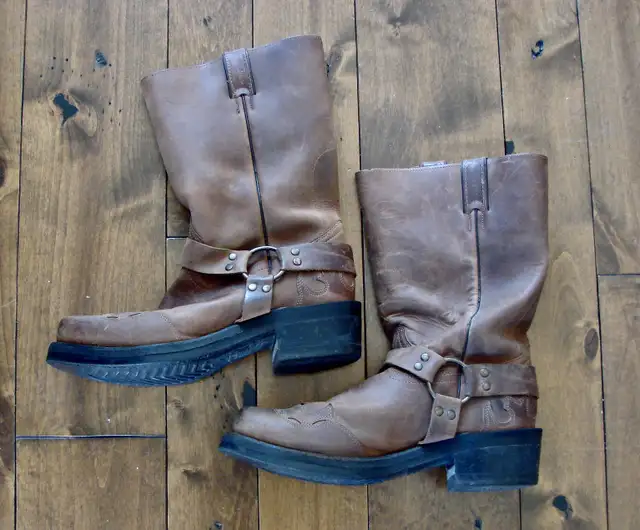 Boulet Brown Leather Harness Motorcycle Boots Mens Western Cowbo in Men's Shoes in Markham / York Region - Image 2